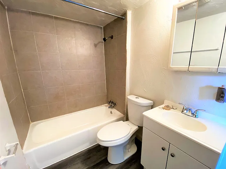 Highland Park - Apartments For Rent In Pittsburgh — Photo 4