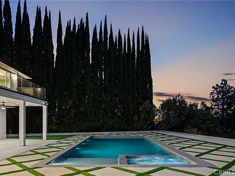 19660 Valdez Dr — Photo 3