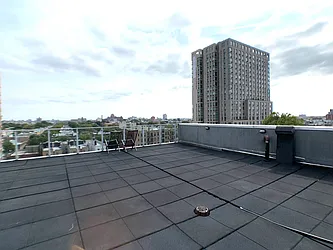 Rented by R New York