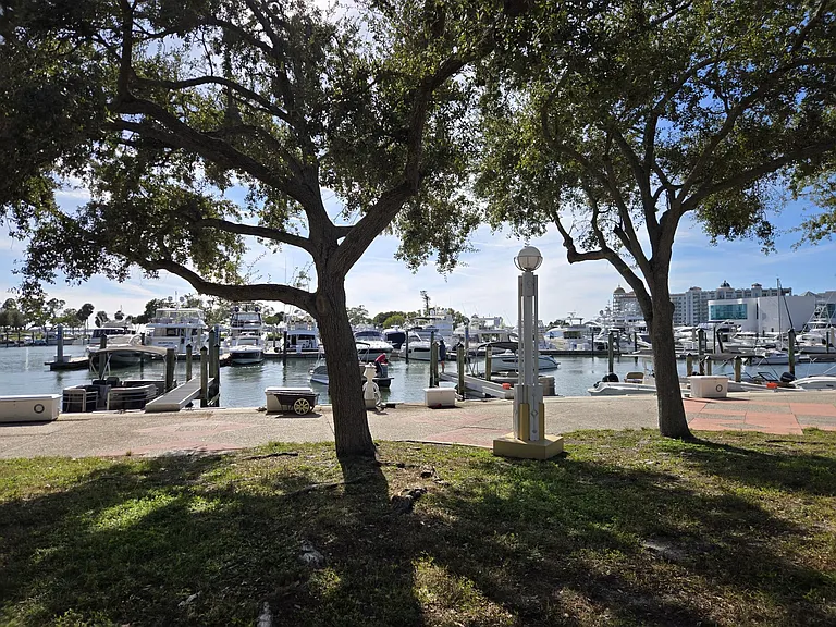 2304 Ringling Blvd #117 — Photo 40
