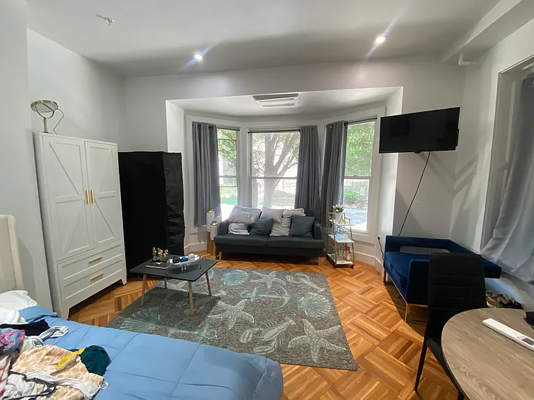 23 Regent Cir #1 — Photo 2