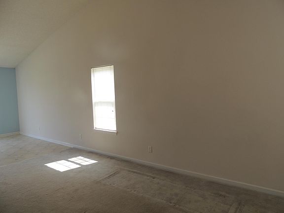 2nd image of 609 Tisbury Ln