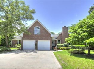 1011 Bonner Bussells Dr, Southport, NC 28461
