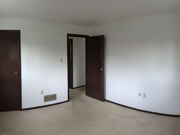 4th image of 100 Hill St #1