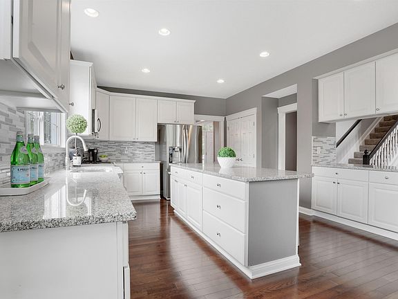 5th image of 5230 Hanover Close