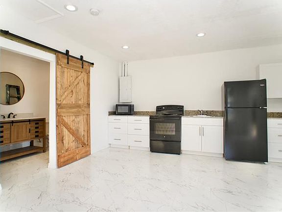 4th image of 607 SW Lucero Dr #2