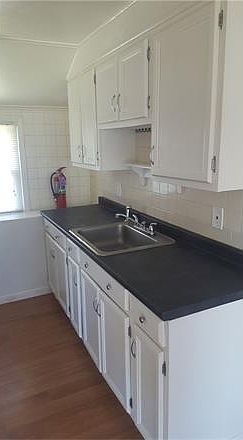 2nd image of 140 Main St APT D