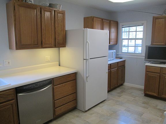3rd image of 815 Royal Palm Ct
