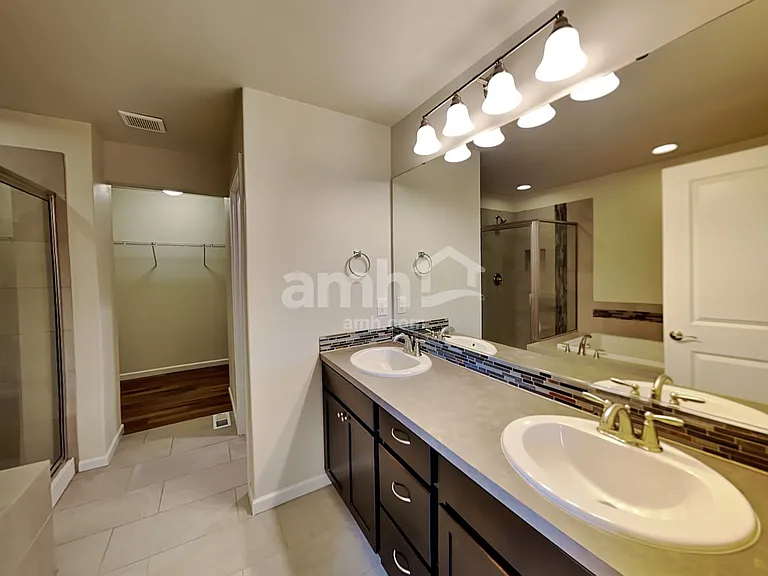 2655 Moore Ave — Photo 12
