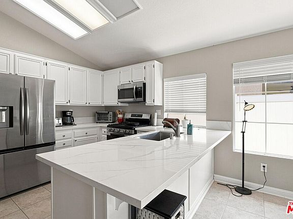 4th image of 24529 Ridgewood Dr