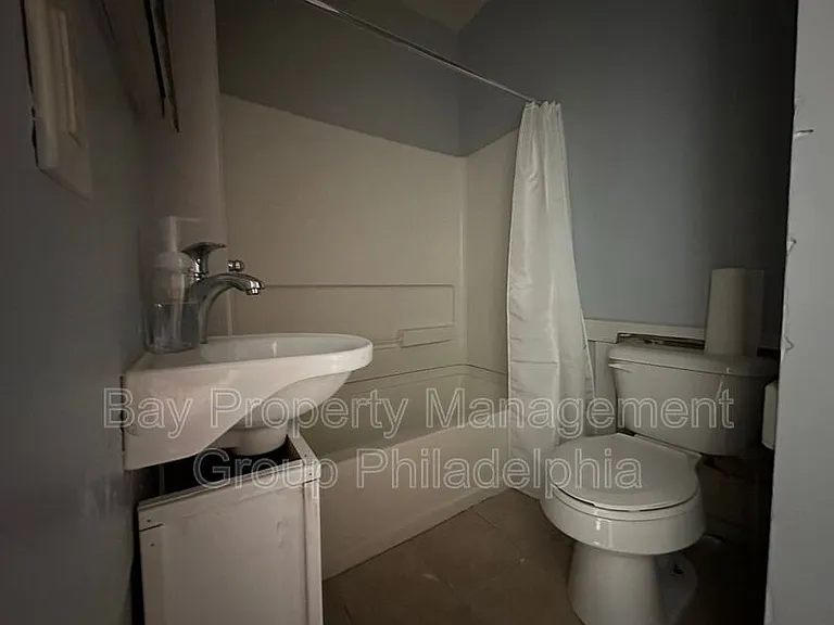 341 W Girard Ave #COMMERCIAL — Photo 22