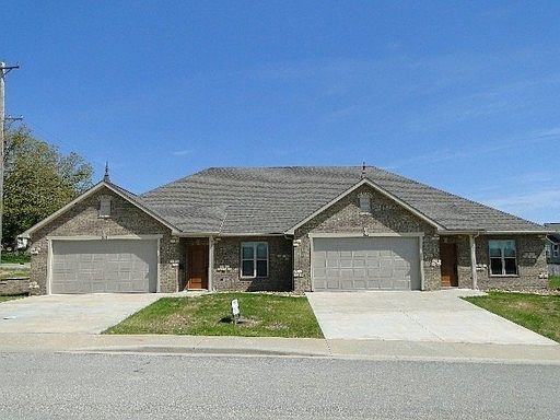 2nd image of 201 Pebblestone Ln