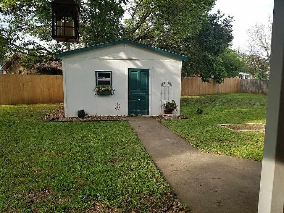 1st image of 302 Westmoor St