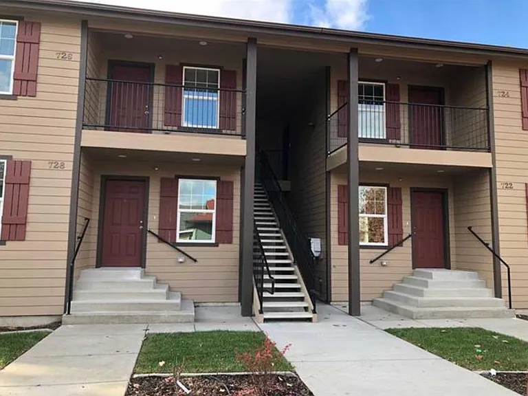 722 S Helena St — Photo 10
