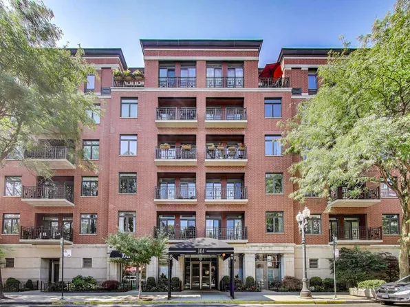 1414 N Wells St APT 306, Chicago, IL 60610