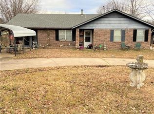 1003 E Creek Ave, Sallisaw, OK 74955