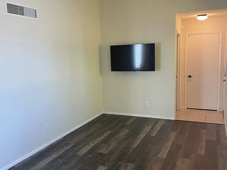 1014 E Michelle Dr — Photo 16