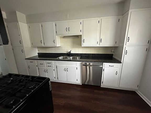 3rd image of 612 Oak Ave #612