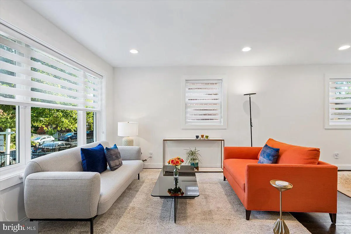 4 bed, 2.5 bath, 1794 sqft, $3,600 — Photo 4