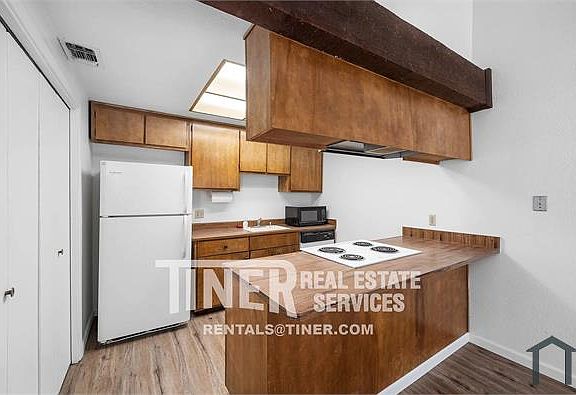 3rd image of 2431 Camino Park Ct