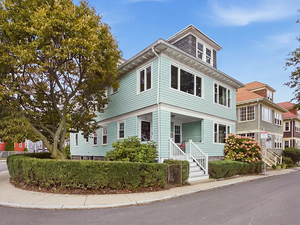 6-8 Southview St #1