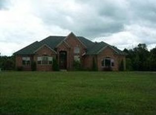 13661 Crooked Creek Ln, Carleton, MI 48117