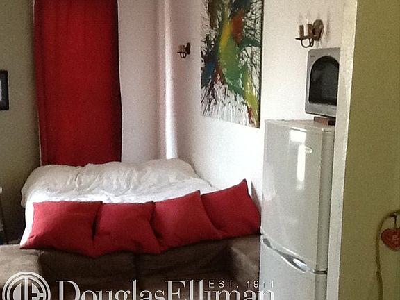 4th image of 51 7th Ave S APT 4A