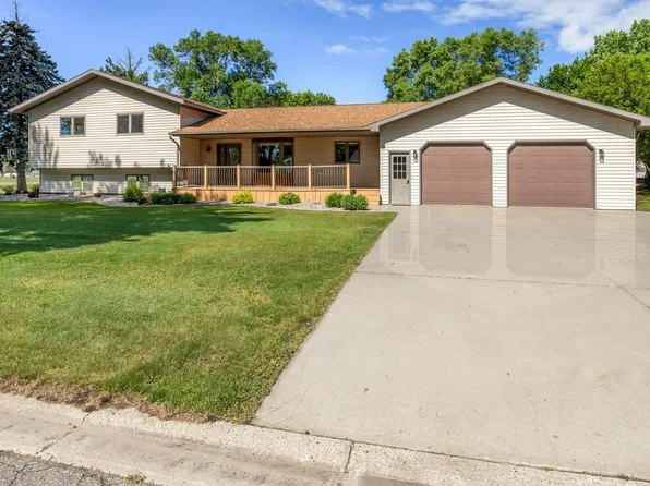 506 5th St, Wyndmere, ND 58081