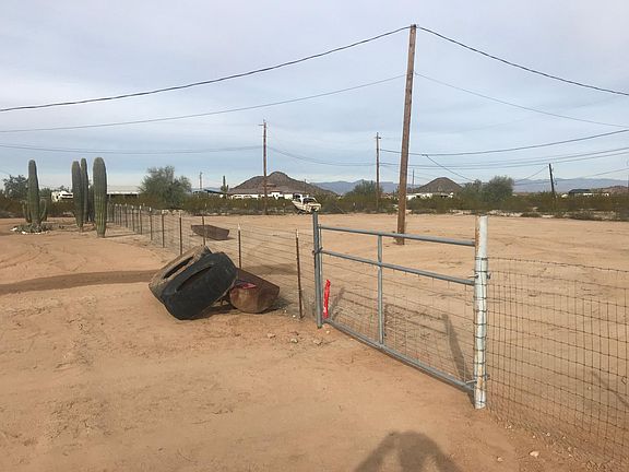 3rd image of 29967 N Sandridge Dr
