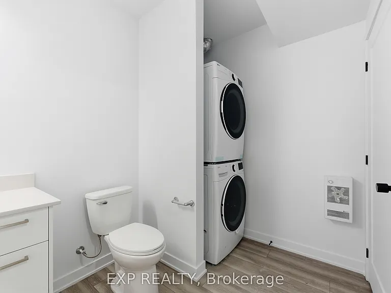 1373 Louis Ln #C — Photo 11