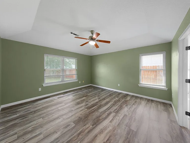 903 Tyra Ln — Photo 16