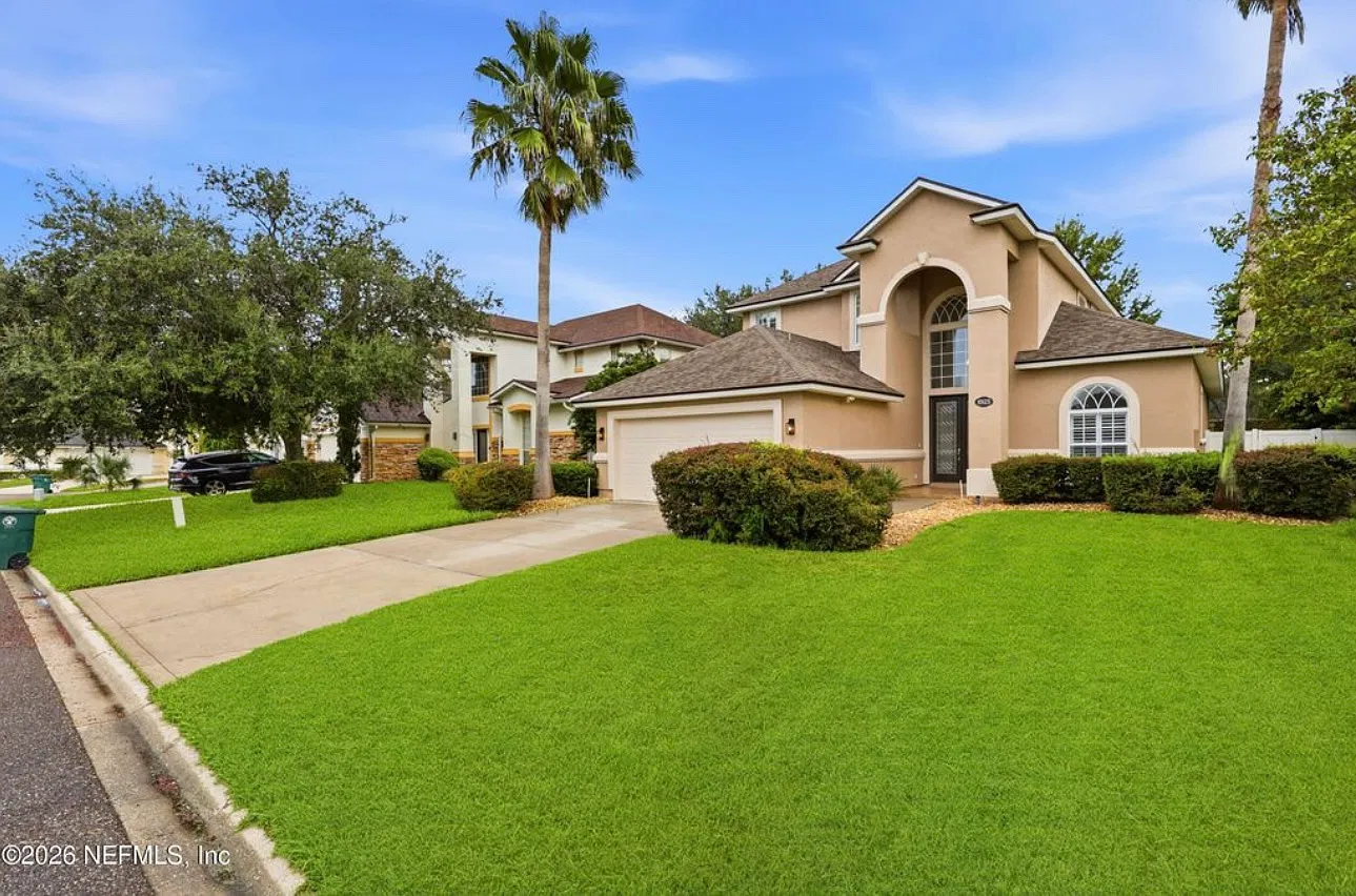 4 bed, 3.5 bath, 2622 sqft, $3,800 — Photo 2