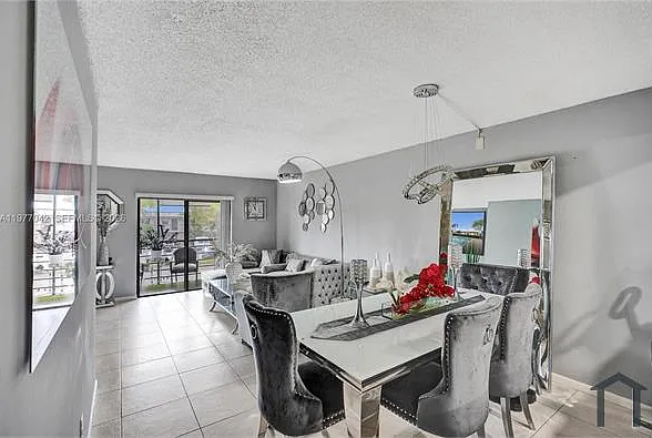 2 bed, 970 sqft, $2,575 — Photo 4