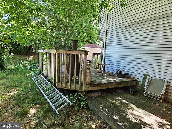 5th image of 6453 Lacrosse Ln NE