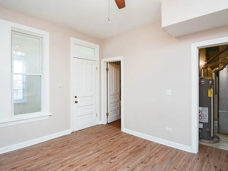 2143 W Chicago Ave #4 — Photo 4