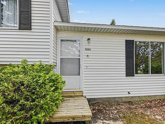 4th image of 3880 Whispering Oaks Dr