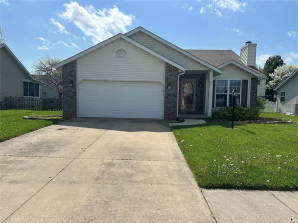 31 Jason Dr, Glen Carbon, IL 62034