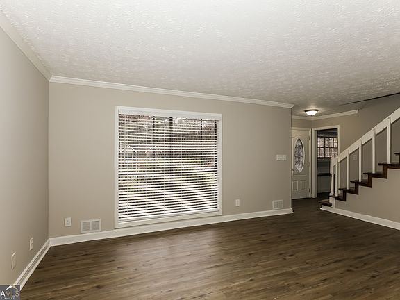 2nd image of 1868 Lake Ridge Ct