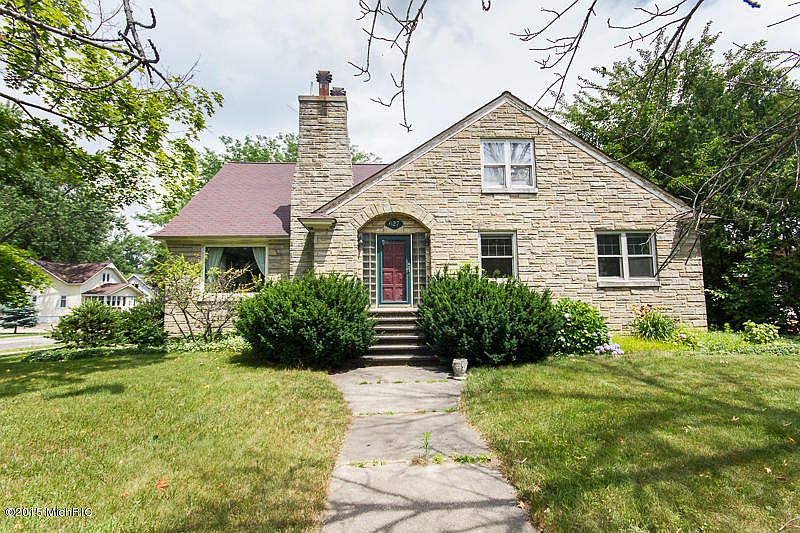 627 E Central Ave, Zeeland, MI 49464 Zillow