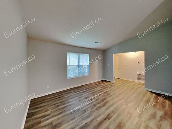 3rd image of 740 Kilkenny Cir
