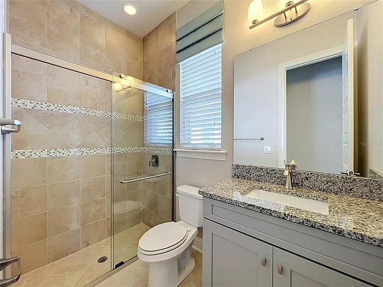 9646 Reymont St — Photo 33