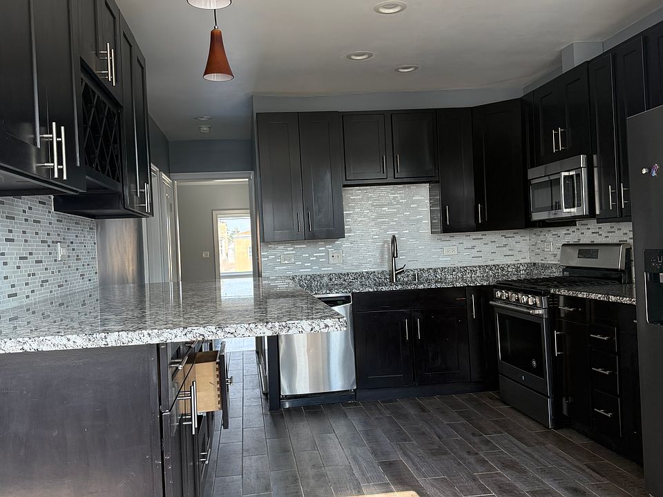 1st image of 4153 W Nelson St #2