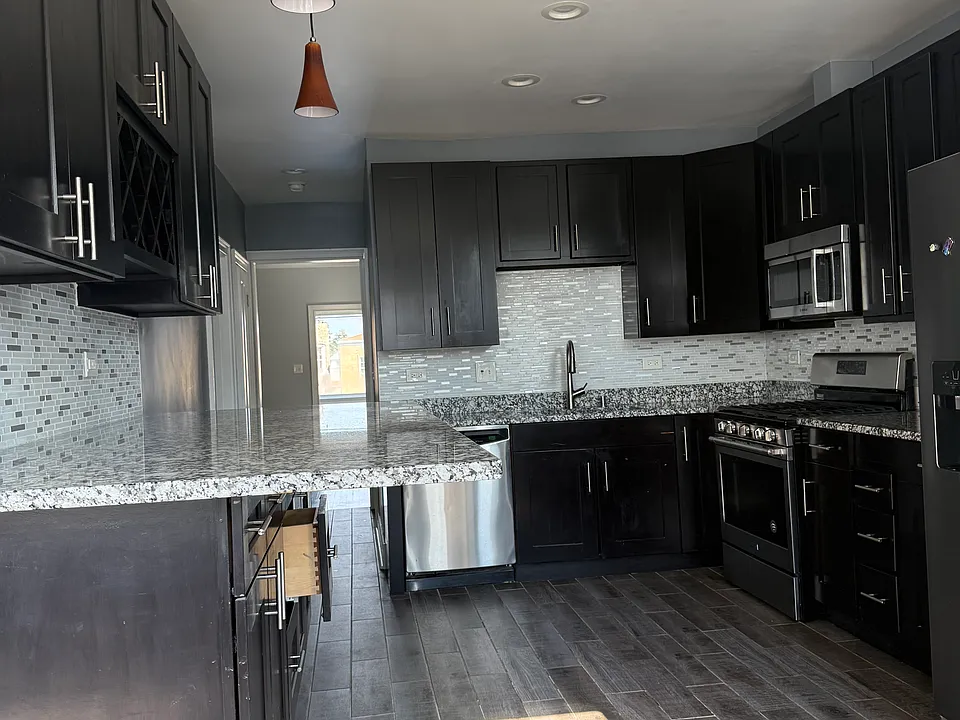 4153 W Nelson St #2