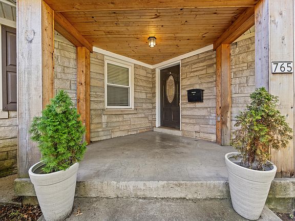 2nd image of 765 Zandale Dr