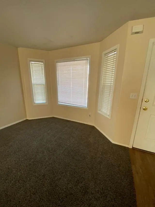 3 bed, 1319 sqft, $1,995 — Photo 4