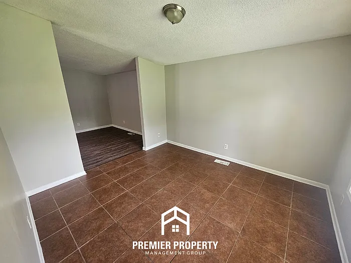 6149 Quince Rd — Photo 5