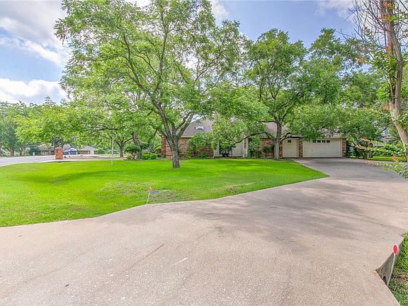 2nd image of 6016 Melrose Cir