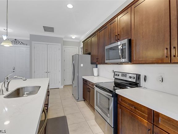 5th image of 3411 SW 27th Place Cpe