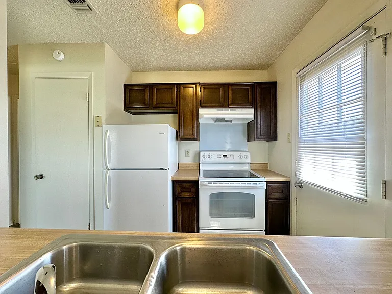 2101 Robert E Lee Dr — Photo 23