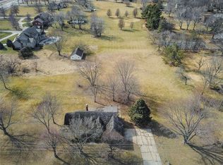 14202 Mission Rd, Leawood, KS 66224